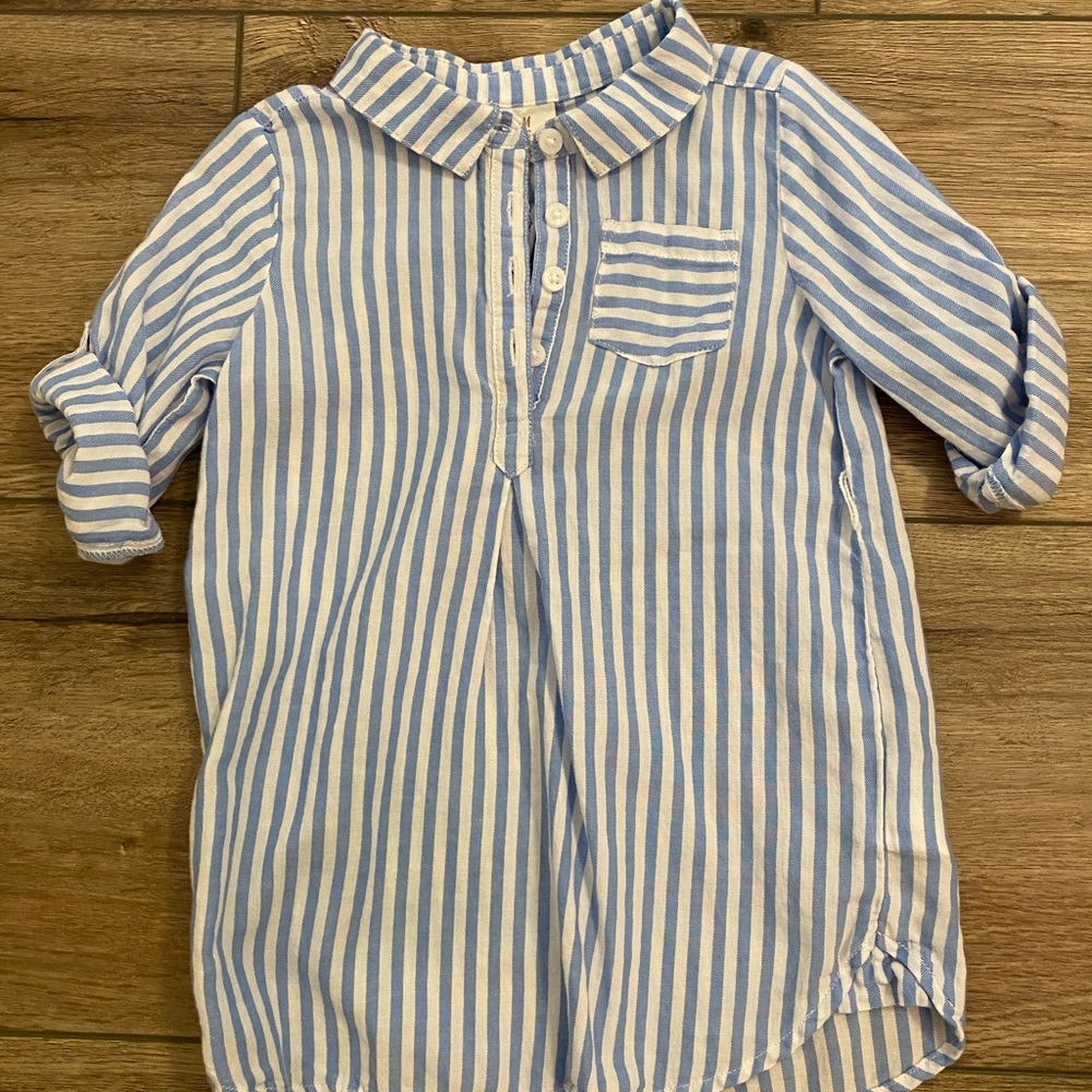 NWOT H&M 2T Shirt